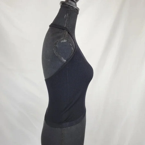 URBAN OUTFITTERS Ribbed Halter Crop Top Size Medium - Picture 2 of 6